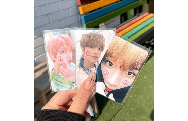 인스타그램에 올라온 포토카드 예절샷